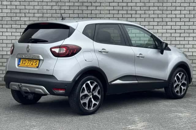 Renault Captur (2017) thumbnail 2
