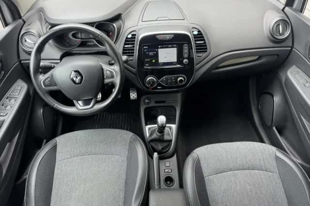 Renault Captur (2017) thumbnail 3