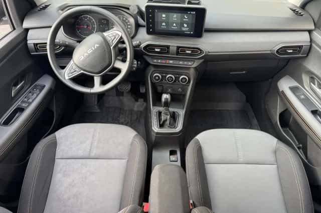 Dacia Sandero Stepway (2024) thumbnail 3
