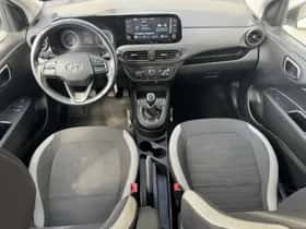 Hyundai i10 (2023) thumbnail 3