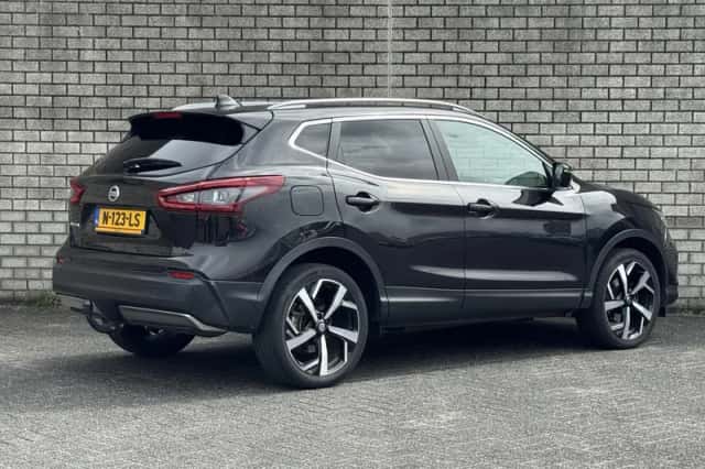 Nissan Qashqai (2021) thumbnail 2