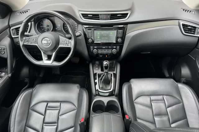 Nissan Qashqai (2021) thumbnail 3