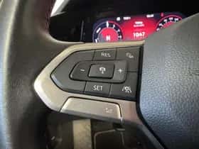 Volkswagen Golf (2022) thumbnail 23