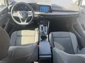Volkswagen Golf (2022) thumbnail 27
