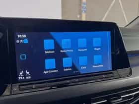 Volkswagen Golf (2022) thumbnail 32