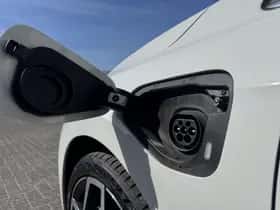 Volkswagen Golf (2022) thumbnail 6