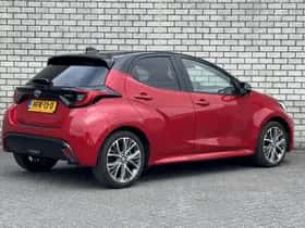 Toyota Yaris (2024) thumbnail 2