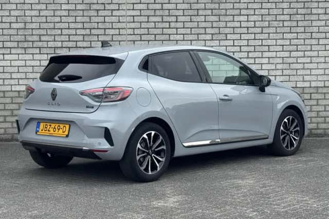 Renault Clio (2025) thumbnail 2
