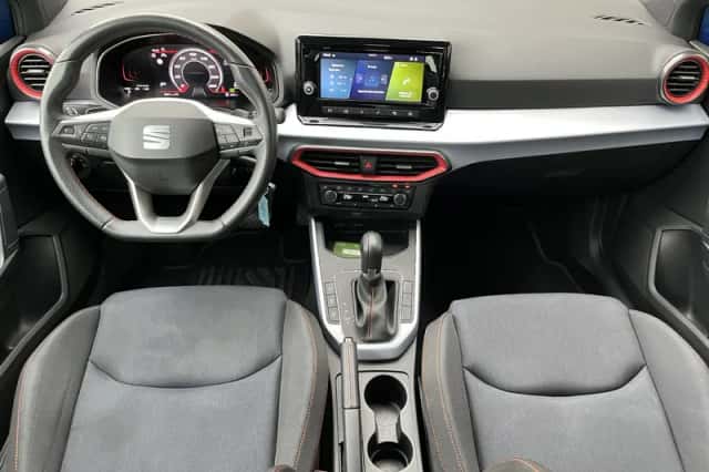 SEAT Arona (2025) thumbnail 3