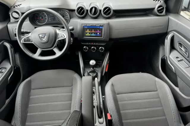 Dacia Duster (2022) thumbnail 3