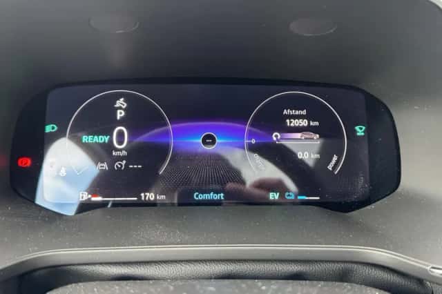 Renault Captur (2024) thumbnail 4
