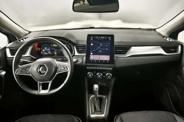 Renault Captur (2023) thumbnail 3