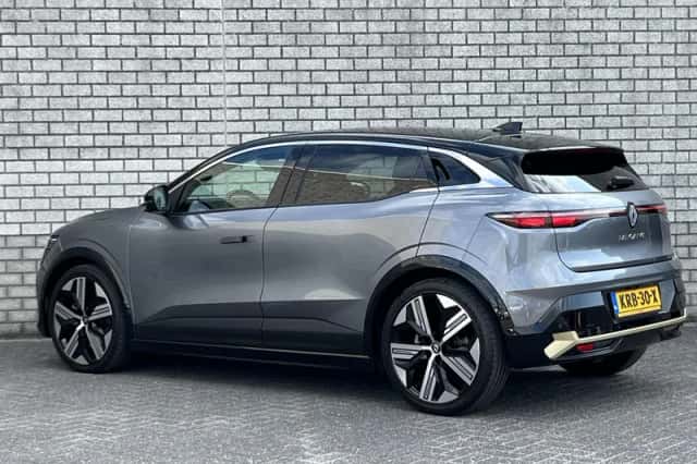 Renault Mégane E-Tech (2022) thumbnail 6