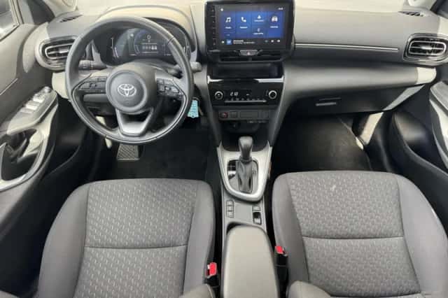 Toyota Yaris Cross (2024) thumbnail 3
