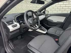 Renault Clio (2022) thumbnail 24