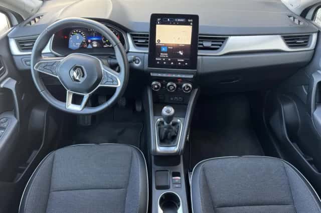 Renault Captur (2023) thumbnail 3