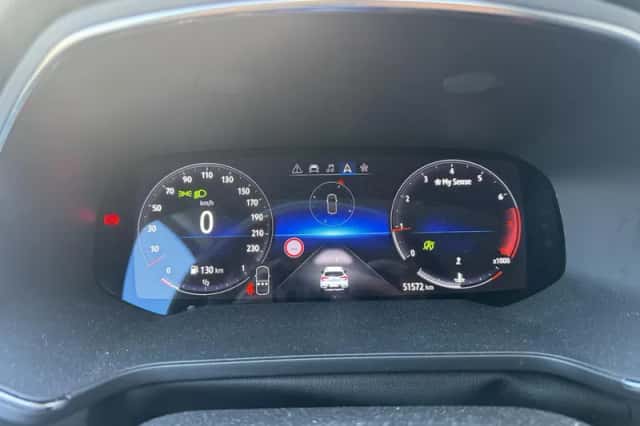 Renault Captur (2023) thumbnail 4