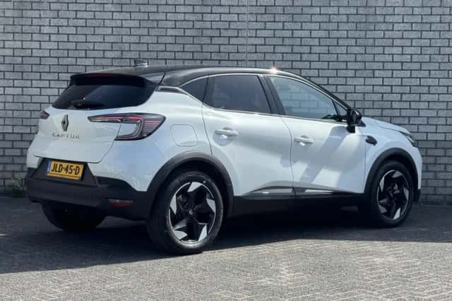 Renault Captur (2025) thumbnail 2