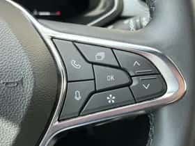 Renault Captur (2024) thumbnail 22