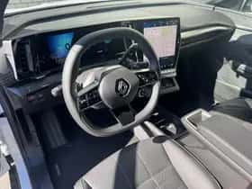 Renault Mégane E-Tech (2025) thumbnail 36