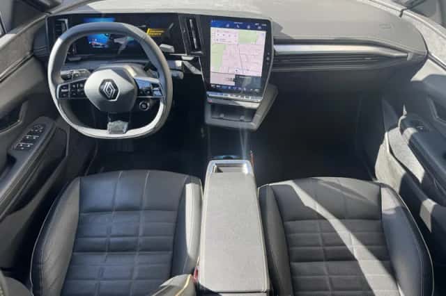 Renault Mégane E-Tech (2025) thumbnail 3