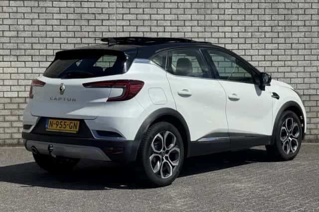 Renault Captur (2020) thumbnail 2