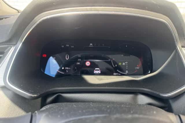 Renault Captur (2020) thumbnail 4