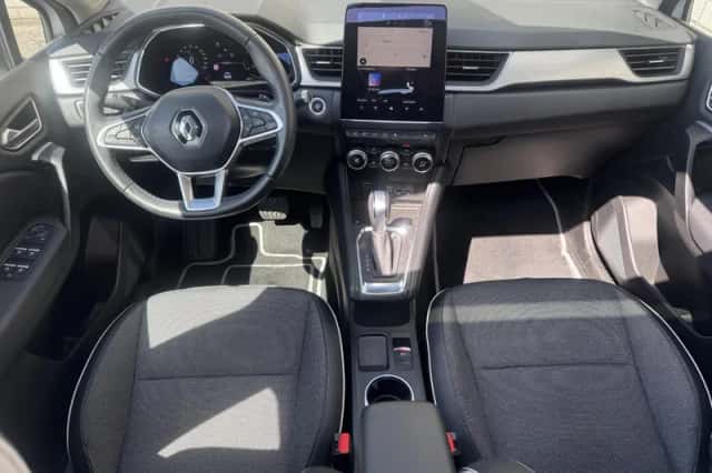 Renault Captur (2020) thumbnail 3