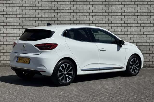 Renault Clio (2023) thumbnail 2