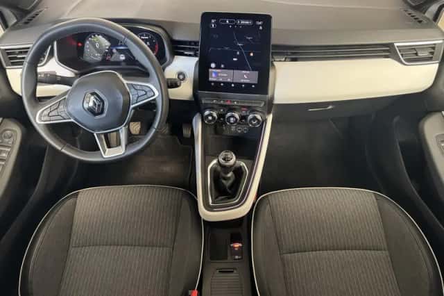 Renault Clio (2023) thumbnail 3