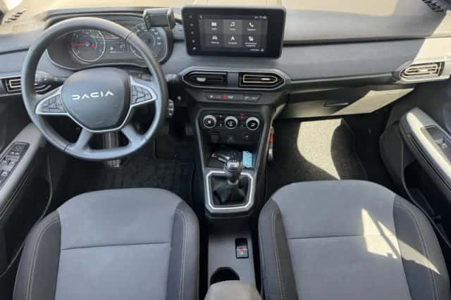 Dacia Sandero Stepway (2025) thumbnail 3