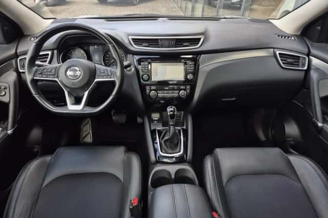 Nissan Qashqai (2018) thumbnail 3