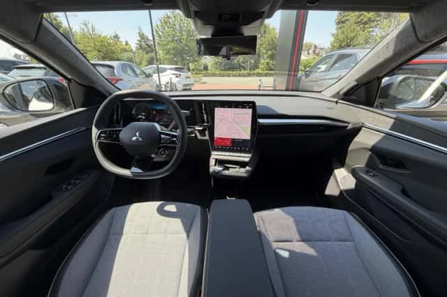 Mitsubishi Eclipse Cross (2026) thumbnail 3