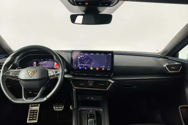 CUPRA Leon (2022) thumbnail 3