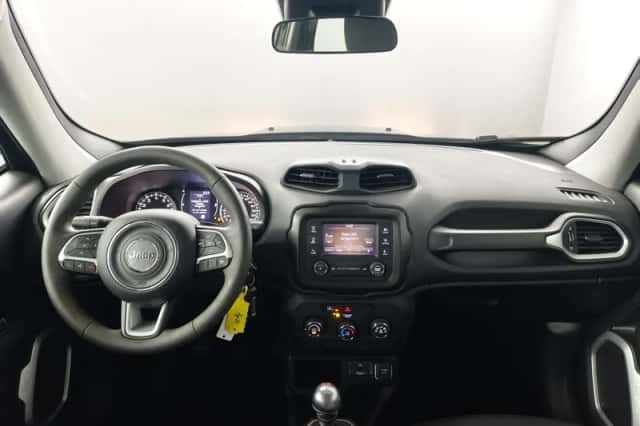 Jeep Renegade (2021) thumbnail 3