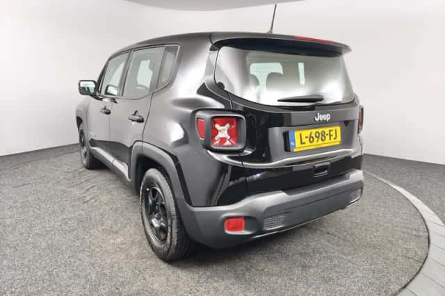 Jeep Renegade (2021) thumbnail 6