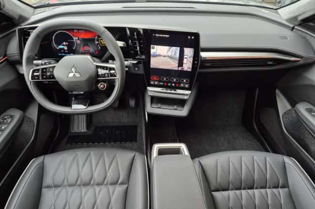 Mitsubishi Eclipse Cross (2025) thumbnail 3