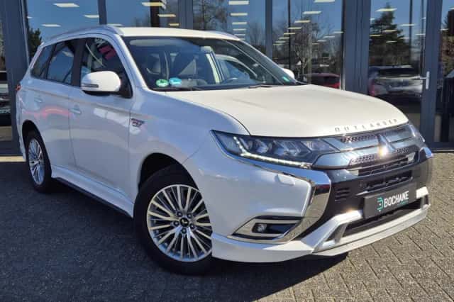 Mitsubishi Outlander (2020) thumbnail 5