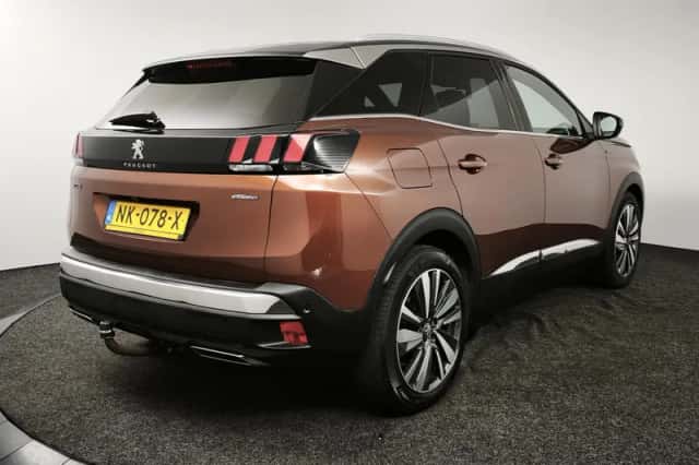 Peugeot 3008 (2017) thumbnail 2