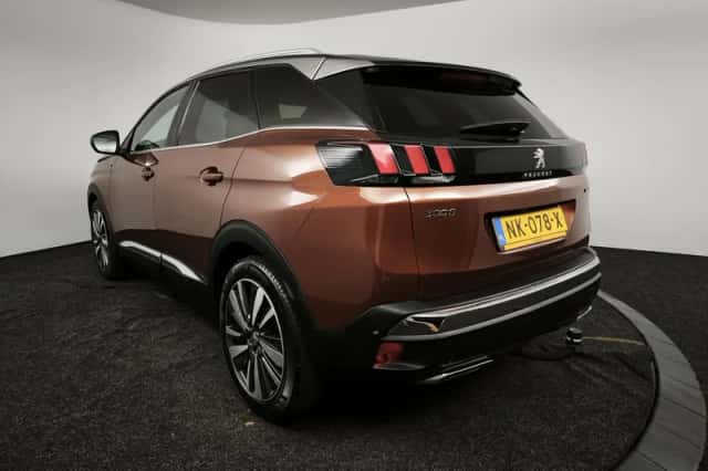 Peugeot 3008 (2017) thumbnail 6