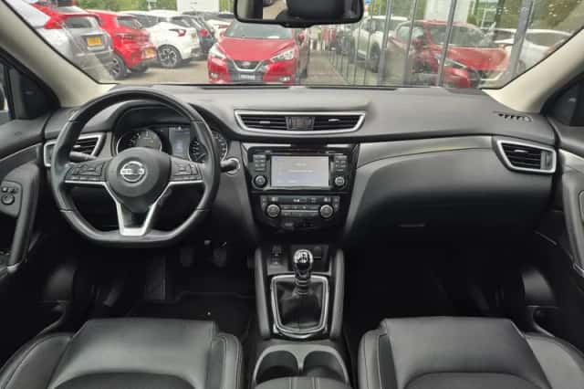 Nissan Qashqai (2018) thumbnail 3