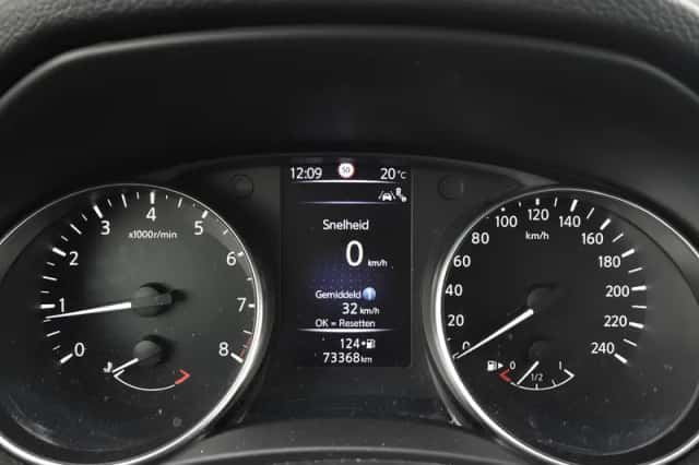 Nissan Qashqai (2018) thumbnail 4