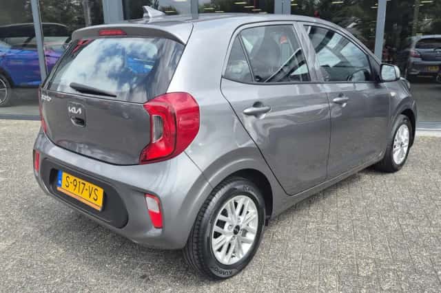 Kia Picanto (2023) thumbnail 2
