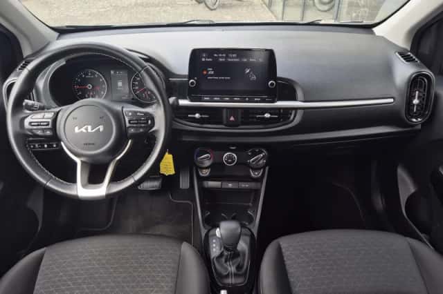 Kia Picanto (2023) thumbnail 3