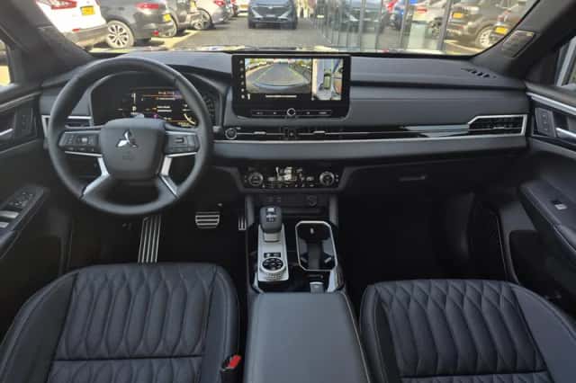 Mitsubishi Outlander (2026) thumbnail 3