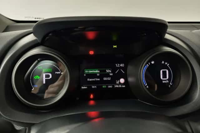 Toyota Yaris (2022) thumbnail 4