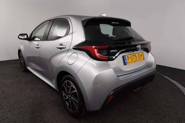 Toyota Yaris (2022) thumbnail 6