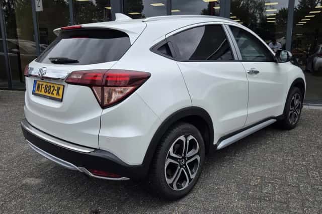 Honda HR-V (2016) thumbnail 2