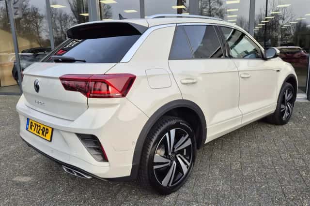 Volkswagen T-Roc (2022) thumbnail 2