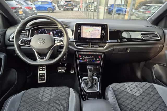 Volkswagen T-Roc (2022) thumbnail 3